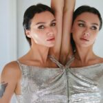 Birce Akalay Instagram - Instyle Ekim’23 sayısı benim için çok özel bir sayı oldu. Son zamanlarda verdiğim en keyifli röportajlardan birini gerçekleştirdik sevgili Eylül Solakoğlu ile. Ancak benim için bu sayının daha da anlamlı olmasına Instyle Yayın Direktörü Işık Şimşek’in özeleştirel yazısı vesile oldu diyebilirim. İyi ki varsınız demek isterim Işık Hanım, geçmişte yaptığımız hatalarımız ile yüzleşmek ve değişip dönüşmek sadece sizler için değil bizim jenerasyonumuz için de hayati önem taşıyor. Önemli olan birbimizi anlayabilmek ve anlaşabilmek. Bunun için gerekli zeminleri ve üslubu hazırlamak için çalışmazsak, fikirlerimizi nasıl tartışabiliriz ki. Sözün özü iyi ki Cumhuriyetimizin 100. Yılını kutlayacağımız bu muhteşem ayda bir araya gelmişiz ve bu önemli zamana uçuşan sözler yerine, yazılı düşünceler bırakabilmişiz. Emeği geçen tüm ekip arkadaşlarıma çok teşekkür ederim. Sevgiler. _______________ Instyle October'23 issue was a very special issue for me. We had one of the most enjoyable interviews I have given recently with dear Eylül Solakoğlu. However, I can say that Instyle Editorial Director Işık Şimşek's self-critical article was instrumental in making this issue even more meaningful for me. I would like to say that I am glad you are here, Mrs Işık, facing our past mistakes and changing and transforming is vital not only for you but also for our generation. The important thing is to understand and get along with each other. If we do not work to prepare the necessary grounds and style for this, how can we discuss our ideas. In short, it is a good thing that we came together in this marvellous month when we will celebrate the 100th anniversary of our Republic and that we were able to leave written thoughts instead of flying words for this important time. Thank you very much to all my team mates who contributed. Love. ♥️ @instyleturkiye @neutrogenaturkiye @isiksimsek @eylulsolakoglu @pinarcura @nazlikayran @korayparlak @alirizaozdemir @ibrahimzengin