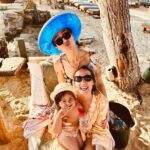 Birce Akalay Instagram - ______ Konuşalım arkadaşlar, Mangalda kül kalmasın. Atalım tutalım biraz, Ya yutarlar ya yutarsın. Sallayalım arkadaşlar, Ki duyanlar şaşakalsın. Yalandan kim ölmüş sanki, Mevlam seni çayıra salsın. 🪭 Bodrum, Mugla
