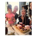 Birce Akalay Instagram – _____ladies first dump.

🥜🧜🏻‍♀️🪭

Üzerimdeki Mini Mouse’tan Mini Ada, son sayfadaki esintiden Annie Ernaux sorumlu.

•••

Bu arada Pazar günleri Kadıköy’de kurulan antika pazarına henüz gitmediyseniz gidin. Esnaf bizi çağırıyor.

•••

and let me introduce you my baby boy Joey. welcome home honey bunny.

🪐 Istanbul, Turkey