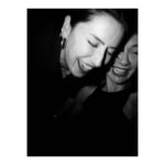 Birce Akalay Instagram - _____ladies first dump. 🥜🧜🏻‍♀️🪭 Üzerimdeki Mini Mouse’tan Mini Ada, son sayfadaki esintiden Annie Ernaux sorumlu. ••• Bu arada Pazar günleri Kadıköy’de kurulan antika pazarına henüz gitmediyseniz gidin. Esnaf bizi çağırıyor. ••• and let me introduce you my baby boy Joey. welcome home honey bunny. 🪐 Istanbul, Turkey