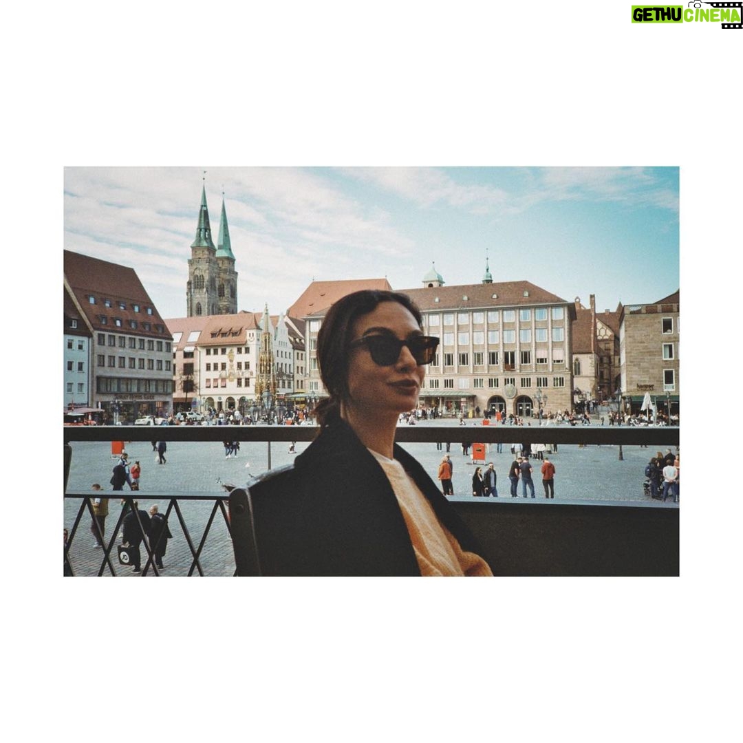 Birce Akalay Instagram - throwback dump. and i’m still figuring it out. 🪐 Istanbul, Turkey