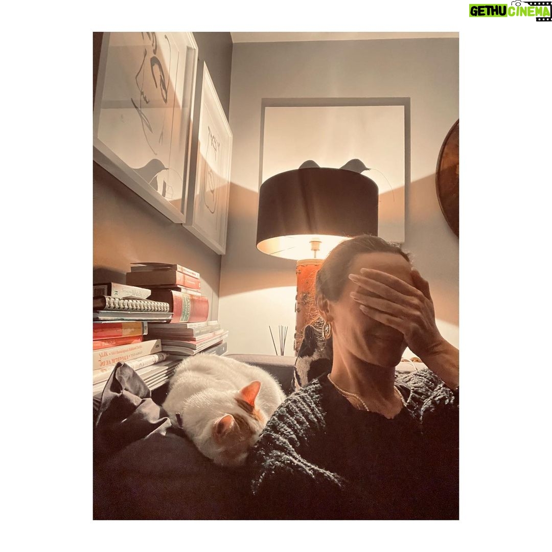 Birce Akalay Instagram - throwback dump. and i’m still figuring it out. 🪐 Istanbul, Turkey