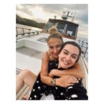 Birce Akalay Instagram – Bugün beni bu dünyaya getiren koca yürekli kadınının doğumgünü. İyi ki doğmuşsun benim canım validem.
Ve gönlünce sürsün yaşamın dilerim ki bahçen hep çiçeklensin Yasemin. 
Seni bu dünyada her şeyden çok seviyorum.
•••

Today is the birthday of the big-hearted woman who brought me into this world. Happy birthday to you, my dear mother.
And may your life continue to your heart’s content so that your garden always blooms, Yasemin.
I love you more than anything in this world.

🫠🐚🪸🌺🫂 Bodrum, Mugla