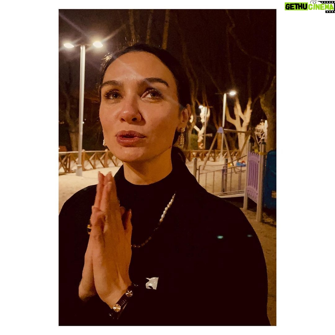 Birce Akalay Instagram - ________Since this, I've grown up some Different kind of fighter And when the darkness come let it inside you.. Your darkness is shining My darkness is shining Have faith in myself Truth.. #belovedsongsofmyland Istanbul, Turkey