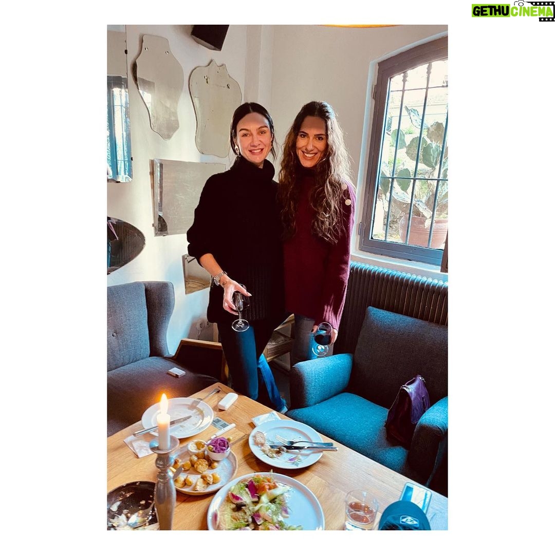 Birce Akalay Instagram - _____ best season of the year dump. 🎄 Istanbul, Turkey