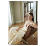 Birce Akalay Instagram - Warm up your look with @dagicomtr ! Cuz it’s Friday fellas! ⚡️🖤⚡️ #işbirliği