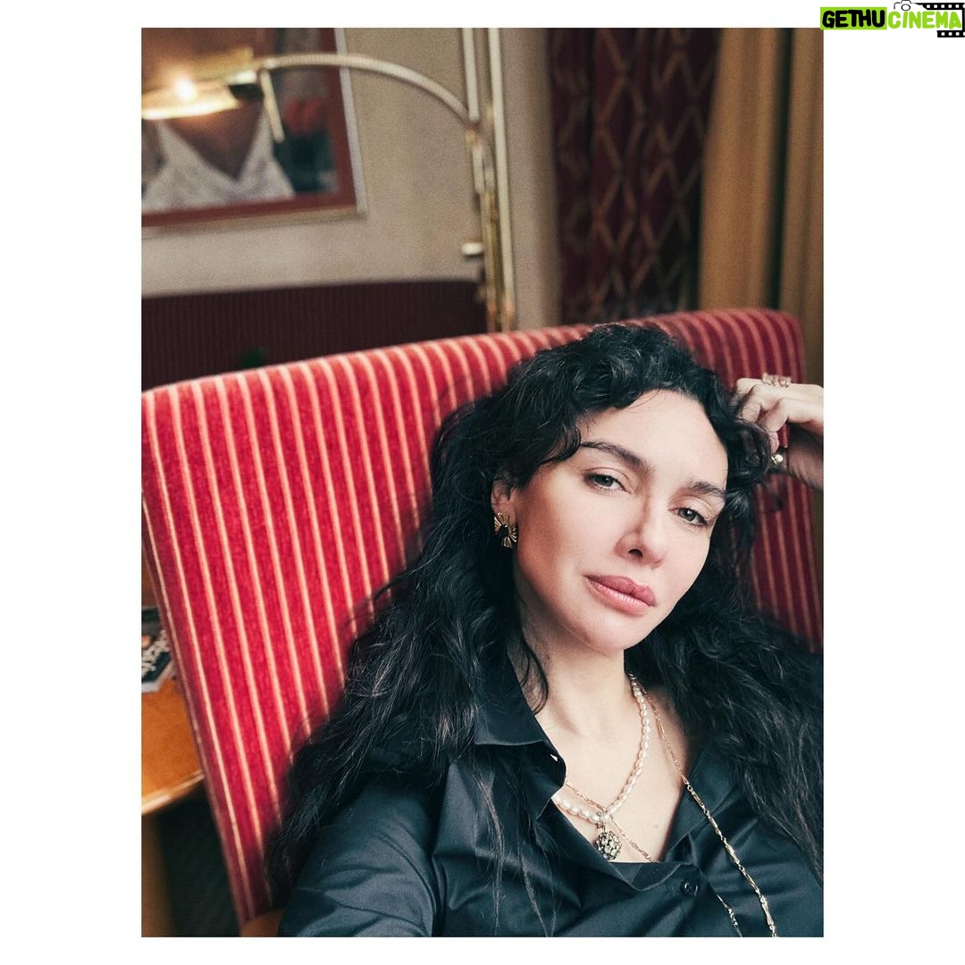 Birce Akalay Instagram - Germany again after a year... Again with a peace and joy as deep as my dream bluish sky. My heartfelt thanks to Fenerbahçe SK and my esteemed director Abdullah Oğuz. From now on, I will continue on the road alone with love at the bottom of my heart. I will be here for few more days. Cologne is a marvellous city. It is a great feeling to hear Turkish every few steps. Follow your dreams. 🫀 PS: Maybe we can shoot a short noir toghether someday master? @apooguz Köln (Cologne), Germany