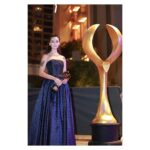 Birce Akalay Instagram - Thank you DIAFA for honoring me & your great hospitality. It was a fast but unforgetable journey to Dubai this time. @diafaofficial And dear Gisele thank you for everything. @giselebaykal ••• Thank you my dear friends who makes me feel stunning last night. ••• Evening gown: Özgür Masur @ozgurmasur Jewellery: Monan @monanjewellery Hair: No21 / Ferit Belli @feritbelli @no21istanbul Make Up: Gülüm Erzincan @gulumerzincan 🥂💙💫🎠