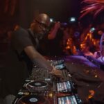 Black Coffee Instagram - We're back for week 13 with two female powerhouses @tshamusic and @_airrica in the theatre and @damian_lazarus, @weareaudiofly + @bartolomeop holding it down in the club room! See you there, @hiibizaofficial 🪩🚀 #HiBlackCoffee Hï Ibiza