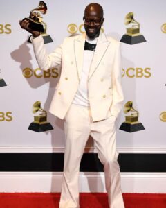 Black Coffee Instagram - I remain in awe of God’s grace and mercy; because I did not prepare a speech for the ceremony, with this post I would like to extend my gratitude. I thank God for the gift of music, for blessing me with a beautiful healthy family, a wonderful group of friends and fans from all corners of the world. Thank you to @cv0tta , the @alegriaagency team, @amanda_dandala & @soulisticagency team @dslevy and Kyle, as well as everyone at @wme. Thank you to all the artists that contributed and poured their all to Subconsciously - @angelos_music, @msaki_za, @jozzy, @jinaduofficial, @davidguetta, @maxineashley, @delilahmontagu, @pharell, @sabrinaclaudio, @tellamanofficial, @michaelmalih, @unarams, @diplo, @_elderbrook, @sunelmusician, @nduduzomakhathini @usher, @celeste, @cassie and everyone else who worked on production and songwriting to create this body of work. This award is dedicated to my kids who have had to put up with me being on the road working on this Music. I love you, thank you for your unwavering and unconditional love. You anchor me❤️ @esonaaaa, to have dedicated my first album to you not knowing what it would yield and now witnessing you by my side proudly holding my first Grammy award was a moment too great and precious for words. Sharing the moment with you has been an incredible experience. I also dedicate the award to every African child who has a dream of excelling in anything they envision, I want to affirm that it is all possible. #Godsveryown Thanks to @mikeamiri & his team for the custom @amiri suits.🙏🏿🙏🏿❤️ Las Vegas