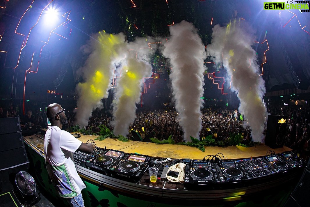 Black Coffee Instagram - Camboriu and Rio were on fire! Next up @be.magnum and poshcluboficial! šš„ Green Valley -BalneĆ”rio CamboriĆŗ