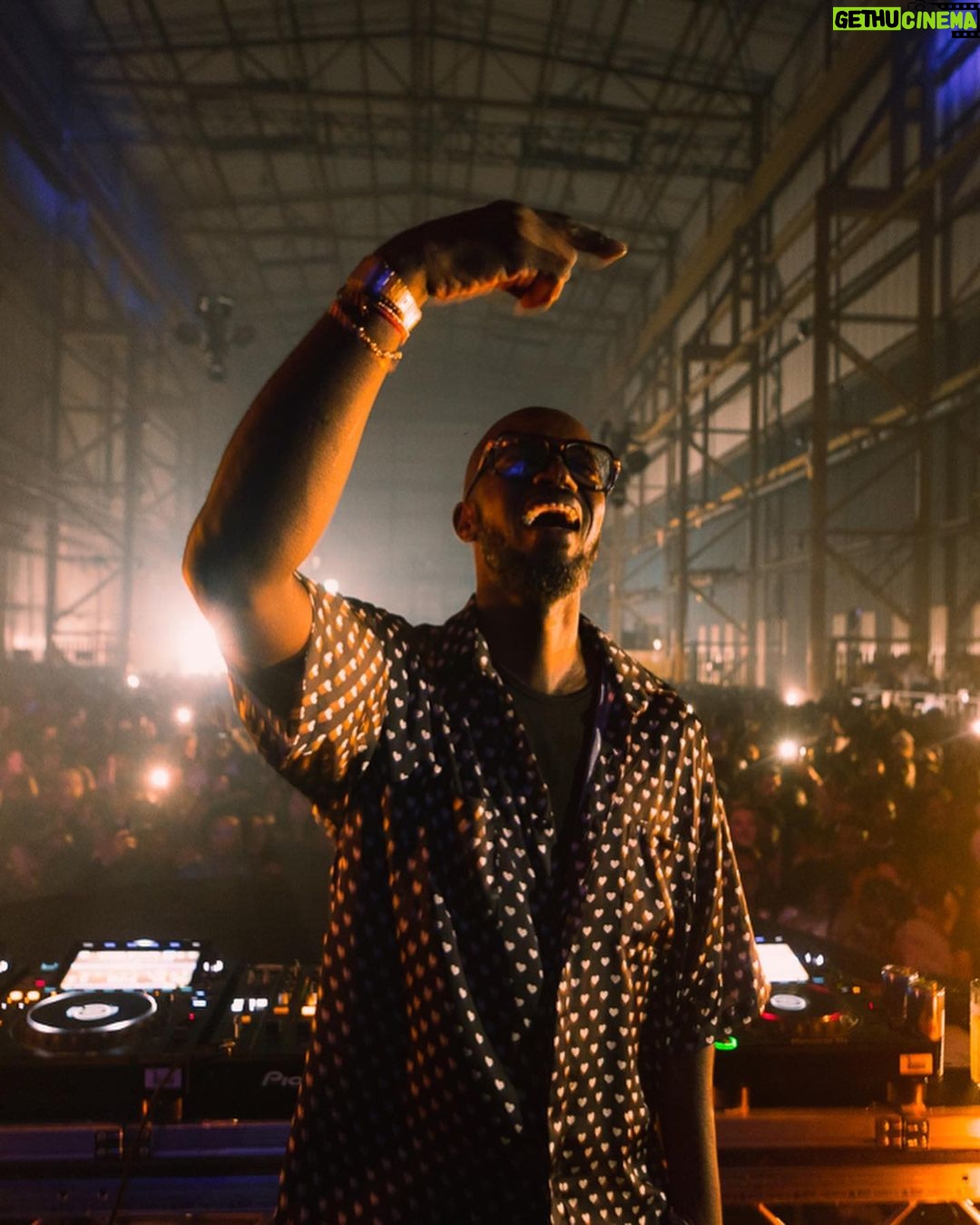 Black Coffee Instagram - Gratitude to the beautiful people of Londonπ¬π§β₯οΈ And the entire team that made this possible ππΏππΏππΏππΏππΏβ₯οΈ #Godsveryown Drumsheds