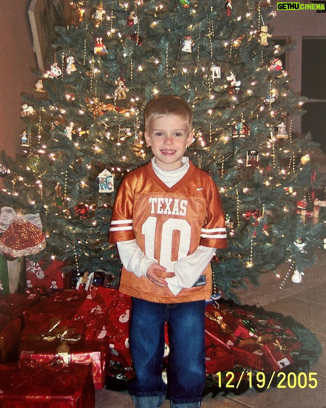 Blake Gray Instagram - Merry Christmas from 4 year old me 🎄