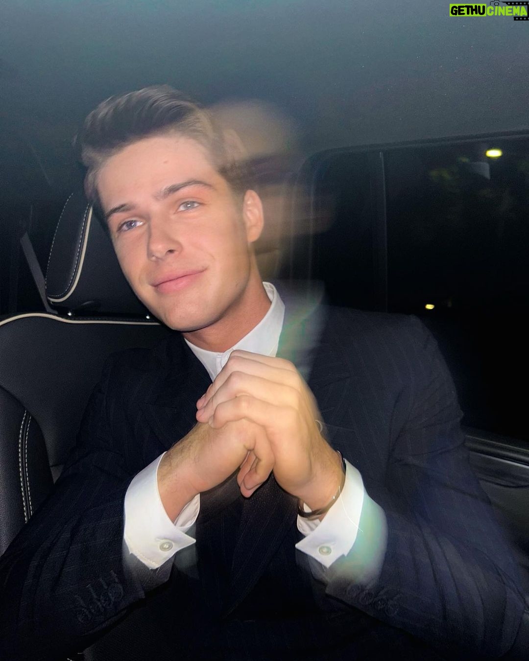 Blake Gray Instagram - Can’t think of a caption.. but here’s a photo!!!