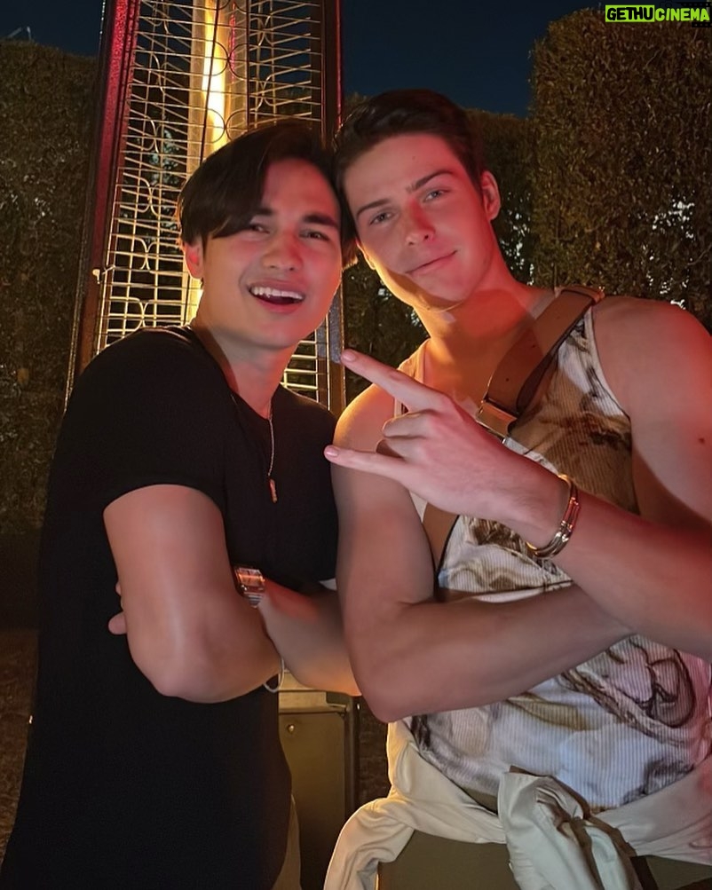 Blake Gray Instagram - Good seeing you brotha @kiocyr 💪🏼