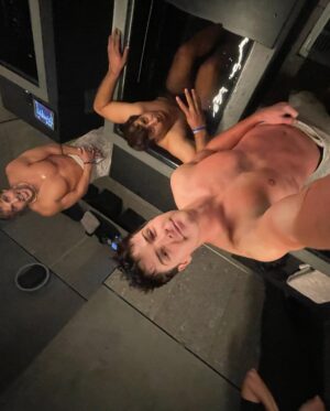 Blake Gray Instagram - Took a month off from the gym.. time to get back in shape 🕺 Also ice baths are no joke, gonna try and do it 3 times a week for the next month ! Wish me luck