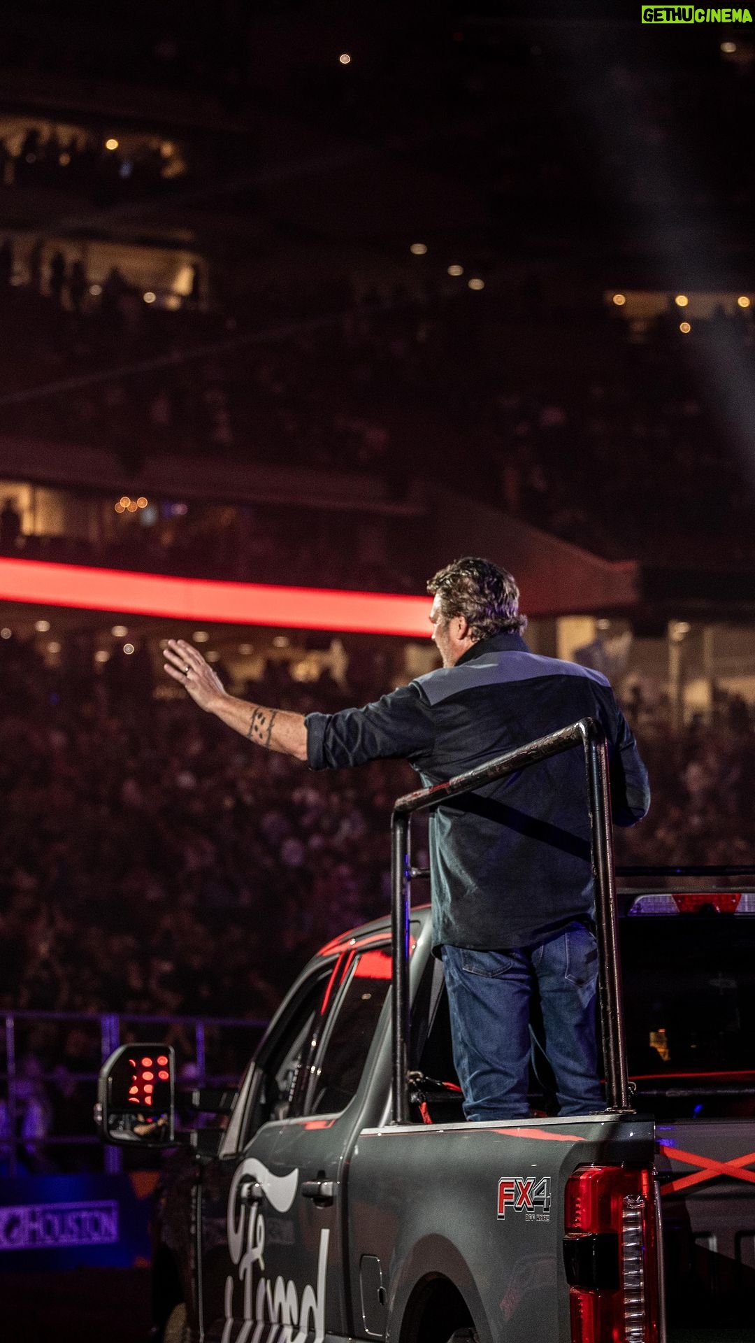 Blake Shelton Instagram - HOUSTON RODEO!!!!!!! Hell yeah!!!!! @rodeohouston RODEOHOUSTON