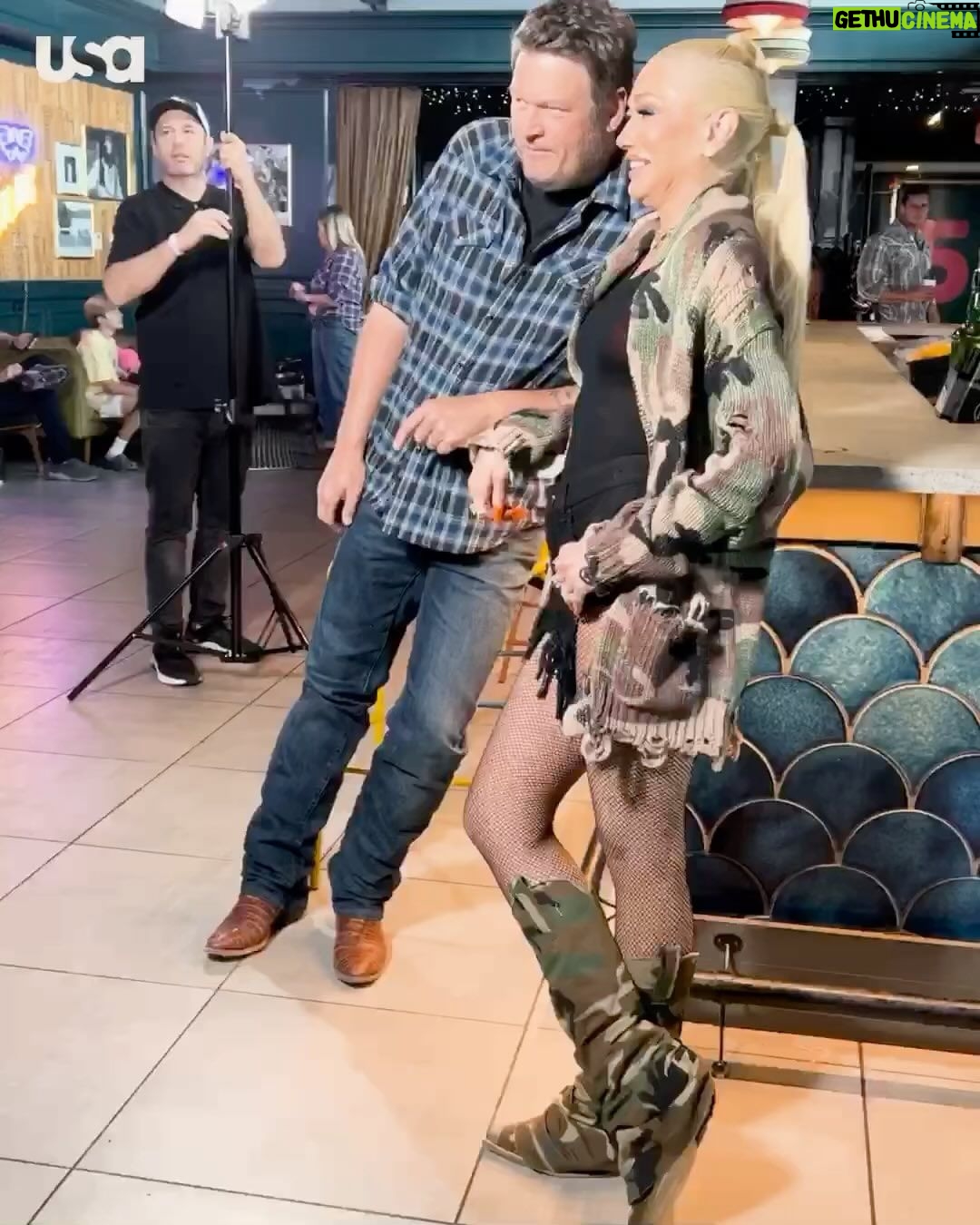 Blake Shelton Instagram - Both of them want to be the winner, but there can only be one... 🏅 @GwenStefani 💄 vs @BlakeShelton 🤠 is the one you can't miss. Holla back to #Barmageddon, Mondays 11/10c on @USANetwork!