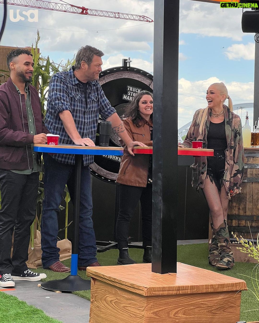 Blake Shelton Instagram - Both of them want to be the winner, but there can only be one... 🏅 @GwenStefani 💄 vs @BlakeShelton 🤠 is the one you can't miss. Holla back to #Barmageddon, Mondays 11/10c on @USANetwork!