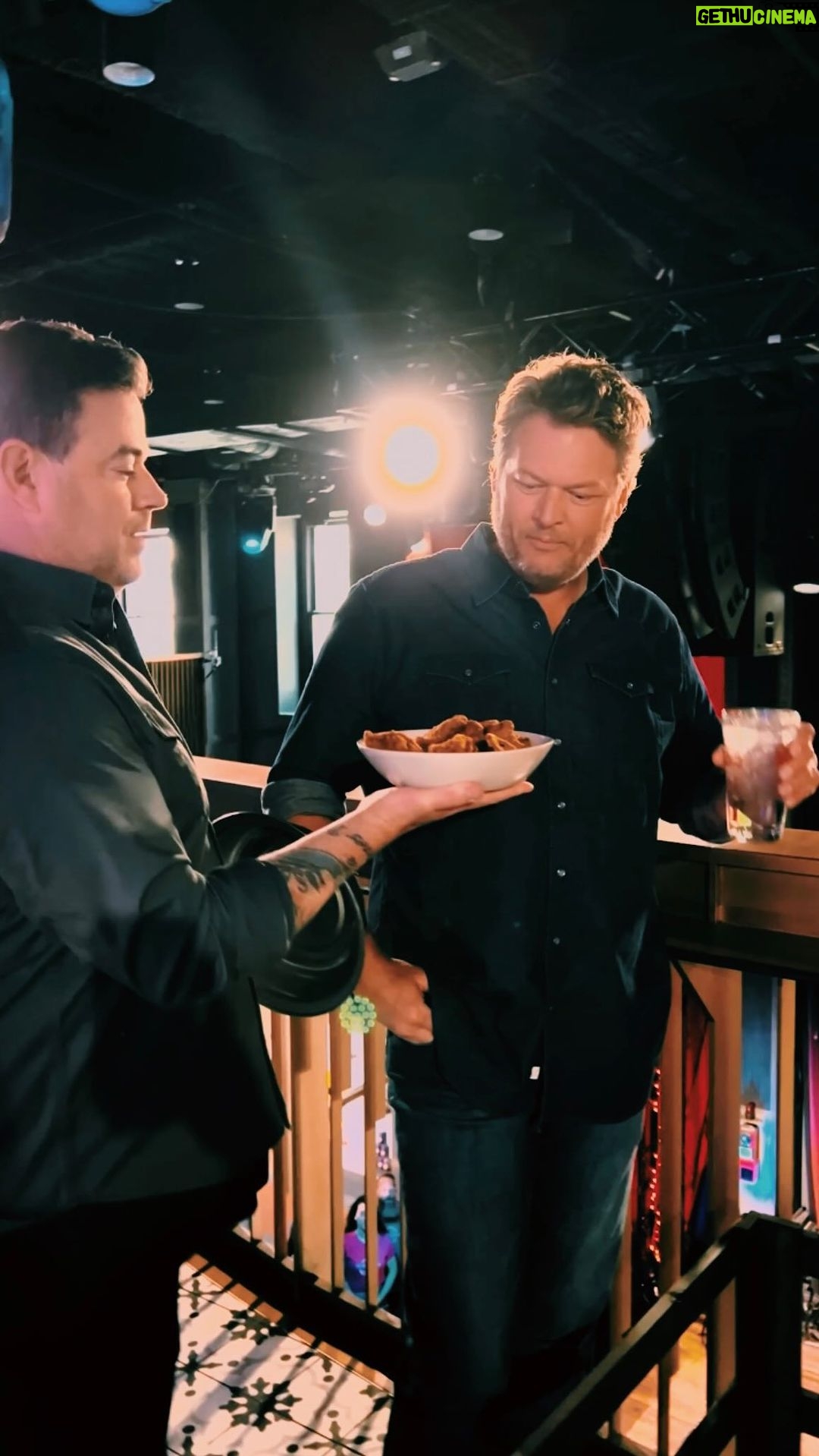 Blake Shelton Instagram - Snack? ✅ Drink? ✅ Turn on @usa_network now!! It's time for an all-new @BarmageddonUSA!!!! #Barmageddon