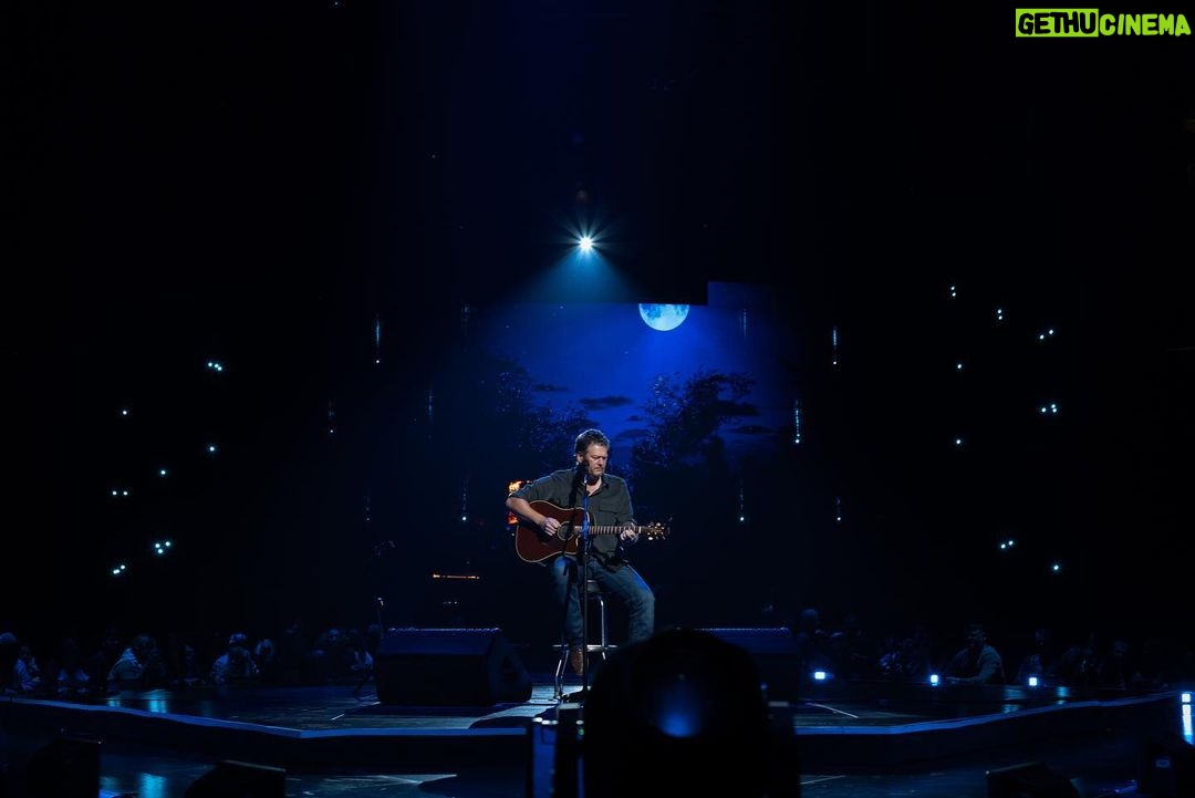 Blake Shelton Instagram - It feels so damn good to be back.. first weekend of the #BackToTheHonkyTonk Tour presented by @kubotausa is in the books!!!