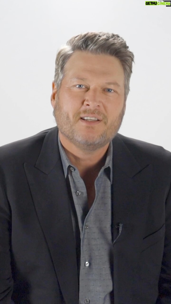 Blake Shelton Instagram - ONE MONTH until we go #BackToTheHonkyTonk!!! Can't wait to hit the road with @dustinlynchmusic and @emilyann_music!! Get tickets at blakeshelton.com.