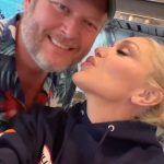 Blake Shelton Instagram - from our family 2 yours, we hope u had a very merry Christmas :) 🎄🥰 gx