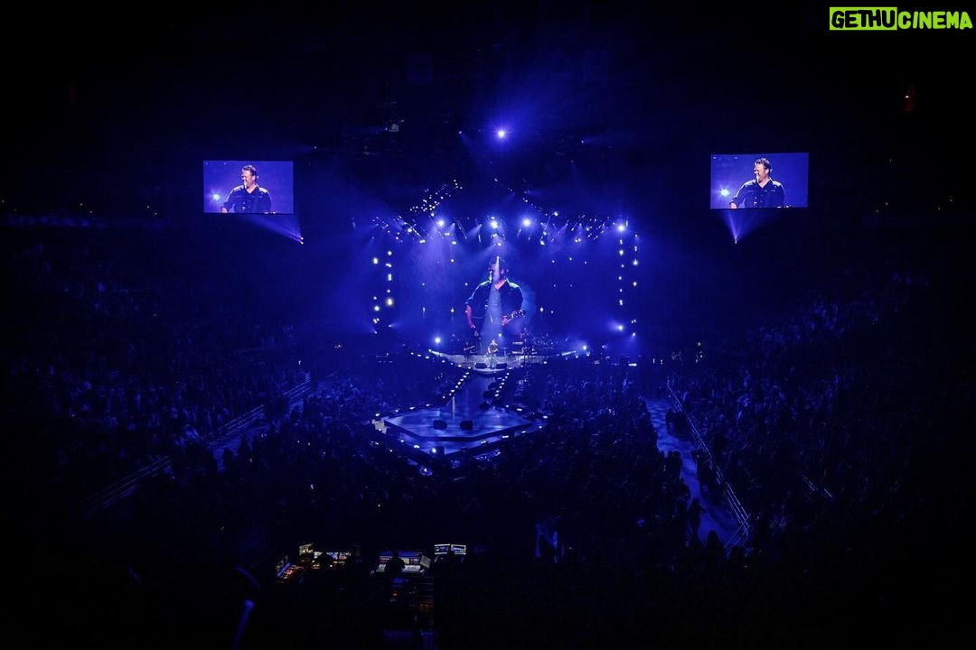 Blake Shelton Instagram - Last night in Milwaukee.. and that's a wrap on week 1 of the #BackToTheHonkyTonk Tour presented by Kubota!!!! @rodeohouston is up next on Tuesday then the tour picks back up in Lafayette!!!! Let's keep the party going!!!!! Fiserv Forum