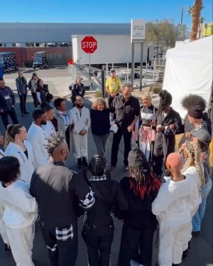 Blake Shelton Instagram - ahhh #TikTokTailgate what an incredible experience !!! i had such a fun time singing and dancing with u ✨ and performing Purple Irises for the first time with @blakeshelton 🎉🪻 WHAAT !! thank u @nfl + @tiktok :) now lets play some football 🏈 gx