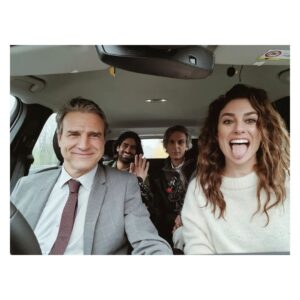 Blanca Suárez Instagram - Los 4 pasajeros de @alexdelaiglesia ♡
Os había dicho que estamos en los cines??????? 😇