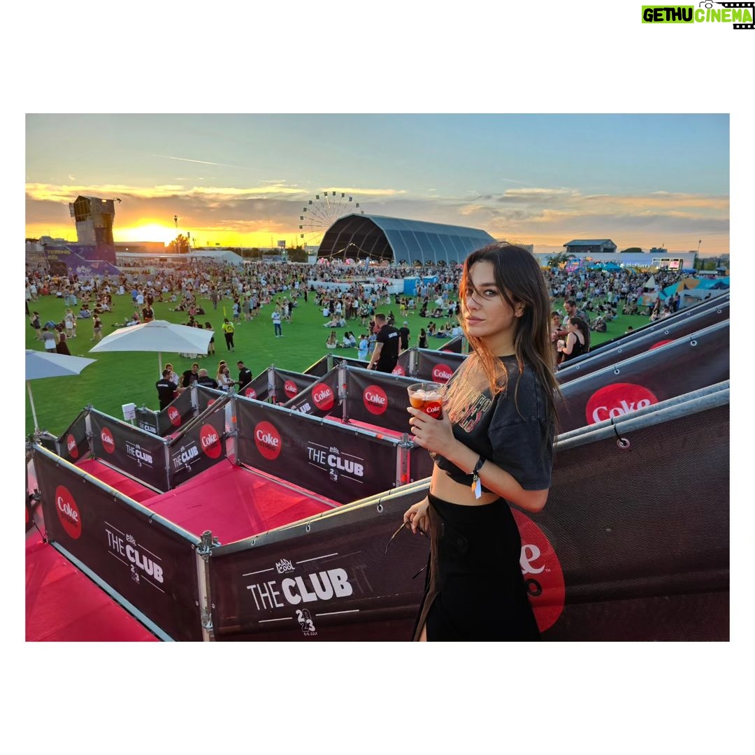 Blanca Suárez Instagram - 🎡 un año más 🎡 Thanks @cocacola_esp ♡♡♡ LoveU #RealMagic #CokeStudio Mad Cool Festival