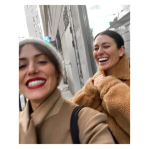 Blanca Suárez Instagram - Cuando @irenemontala vea esta foto aquí me escribirá y asesinará... pero sé que me querrá para siempre.