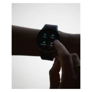 Blanca Suárez Instagram - modo  activo  ON 🥊 

Junto con mi #GalaxyWatch5 Pro de @samsungespana que me acompaña siempre incluso cuando voy al gym 
...y con mi Crys Dyaz que está siempre a mi lado sin importar lo que ocurra desde hace ya... 4 años??? ♡