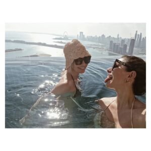 Blanca Suárez Instagram - a 200 metros de altura 
@auraskypool.dubai 
with @palomarodriguezjuanes ♡
-
@inspiringsoho
@visit.dubai