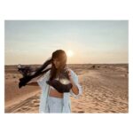 Blanca Suárez Instagram - que comience EL V I A J E 🦂 @inspiringsoho ♡ - @visit.dubai Desierto De Dubai