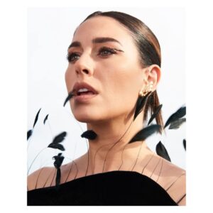 Blanca Suárez Instagram - blanca in b l a c k
 [chiste malo fácil]
●

@_freddyalonso @natalia_natalita @carmialbornoz @palomarodriguezjuanes @sergio_borondo @cescorodriguez @guerlain