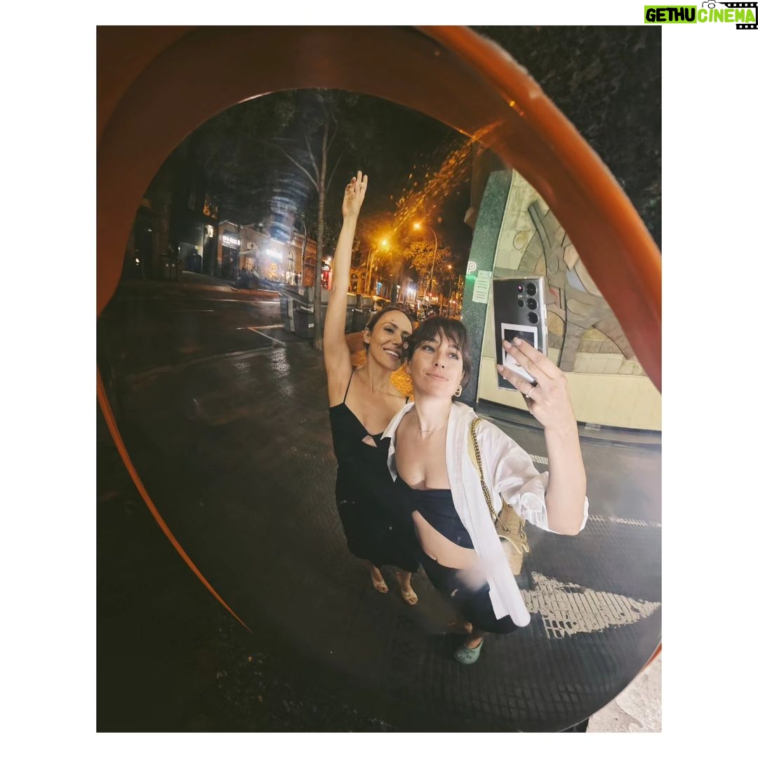 Blanca Suárez Instagram - Ahí llevábamos andados varios km para bajar la cena @irenemontala