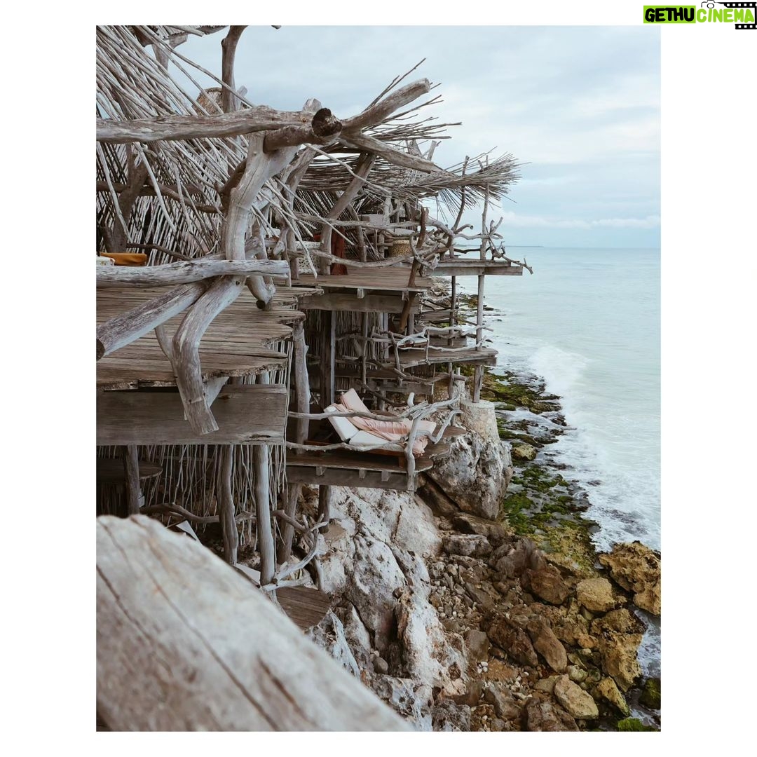 Blanca Suárez Instagram - remix. 3° día en @azulik Thanks ♡♡