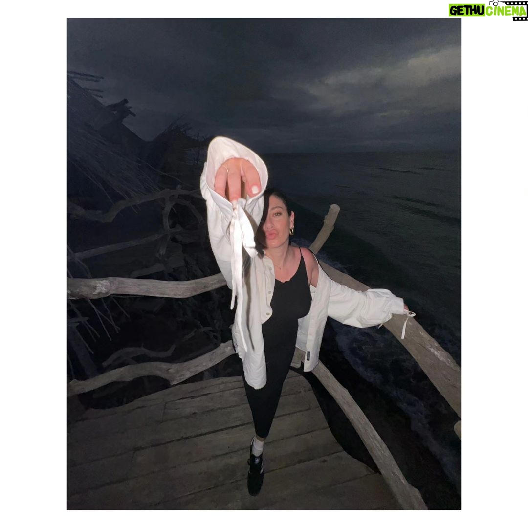 Blanca Suárez Instagram - Ext. Noche. 2° día en @azulik Azulik Tulum