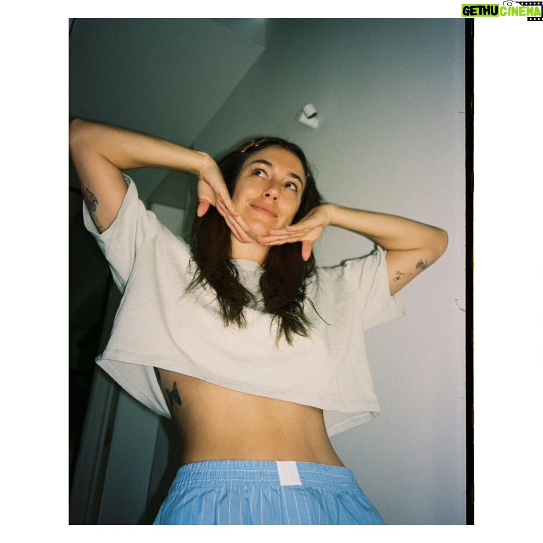 Blanca Suárez Instagram - ᶠᵒʳᵐᵃˢ ᵈᵉ ᵃᵐᵒʳ. ᴾᴬᴿᵀᴱ ¹