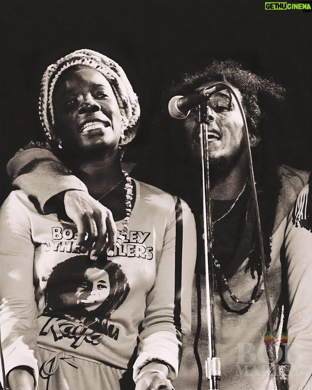 Bob Marley - 156.6K Likes - “Here little darlin’, don’t shed no tears. No woman, no cry.” #NoWomanNoCry #BobMarley #InternationalWomensDay
📷 by #AdrianBoot
©️ Fifty-Six Hope Road Music Ltd.