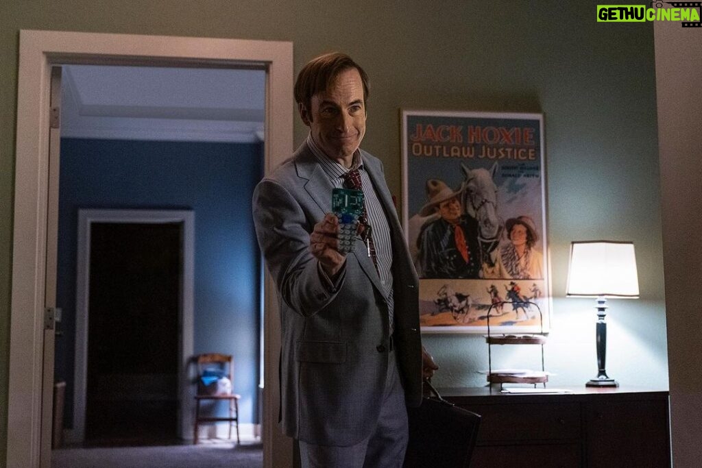 Bob Odenkirk Instagram - Episode 3 of #bettercallsaul airs TONIGHT Now!/Soon!/Later! Depending on your time zone!