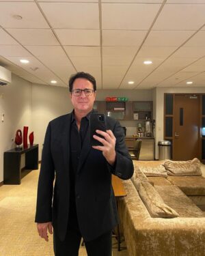 Bob Saget Instagram - No matter where I am it always feels like I’m about to go onstage somewhere.
Okay, truth be told, this was taken between my two shows @semcasimmokalee —So I’m sending out a heartfelt thank you to the two wonderful audiences Saturday night— All of the special guests at the Seminole Casino Immokalee were really nice people and both shows were really fun.