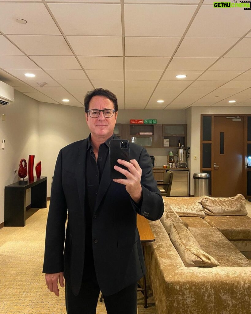 Bob Saget Instagram - No matter where I am it always feels like I’m about to go onstage somewhere. Okay, truth be told, this was taken between my two shows @semcasimmokalee —So I’m sending out a heartfelt thank you to the two wonderful audiences Saturday night— All of the special guests at the Seminole Casino Immokalee were really nice people and both shows were really fun. Seminol Indian Casino in Immokalee Florida