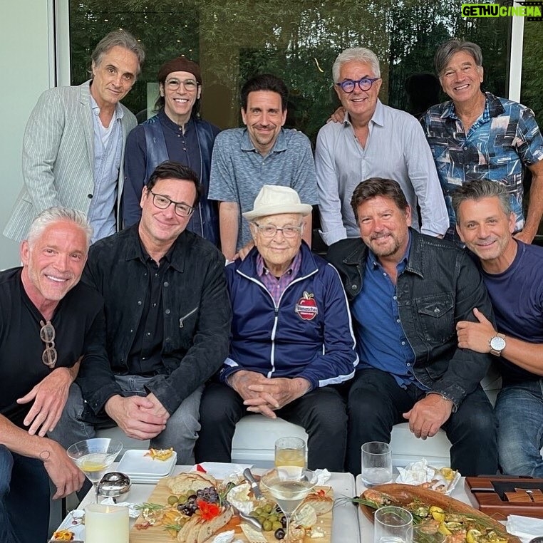 Bob Saget Instagram - Last night…..So happy to be able to be in person with our “Cigar Night” group, for the first time in over a year. We did zooms with each other every week to stay connected as friends did during this past year and a half, but last night was an amazing celebration of life and resetting— With hugs, food, wine, cigars and then we all played our instruments into the night. And all of it started years back, and revolves around the kindest, smartest, best friend you could ever dream of, @thenormanlear - We celebrated Norman’s upcoming 99th birthday a little early- with music and laughter and deep friendships. Thanks to @erichirshberg for hosting, Glen Barros for wine expertise, and in the center of the photo, Sir Norman. Top row, in case you need a good new friend, is @paulhipp @martinguiguiofficial Glen Barros, @gregg.field @brauntosoarus @davidstephenkoz John Berk, and @erichirshberg - All of us surrounding the gentleman in the center, our pal, Norman. Appreciated every moment of finally getting together again. Keep your friends close.