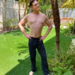 Bob Saget Instagram - Not unlike Will Smith, “I’m in the worst shape of my life” after lockdown. Gonna try to lose those 15 pounds I’ve gained in my massive head.