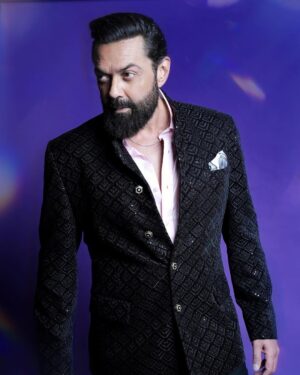 Bobby Deol Instagram - Marlene Mom, this one’s for you!❤️. Unconditional love to all my fans, thank you for everything 🙏🏻✨

Outfit : @raghavendra.rathore 
📸: @simrangill_photography 
@zeecineawards
