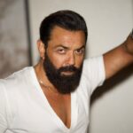 Bobby Deol Instagram - Portraits by #DharamDeol 📸