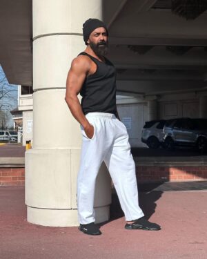 Bobby Deol Instagram - Soaking in the sun ☀️