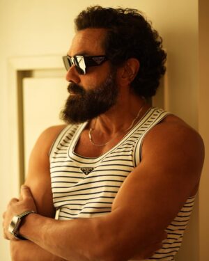 Bobby Deol Instagram - Another day another pair 🕶️

📸  #DharamDeol

#Sunglasses #ShadesOn #GotClicked